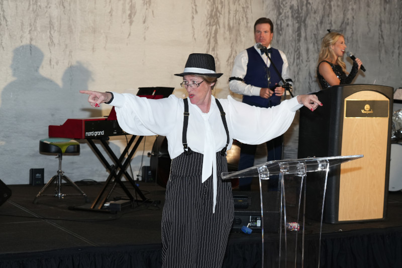 Auctioneer - Cathy MacPherson